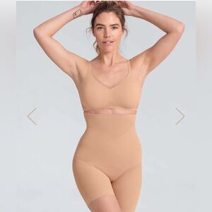 NWT Honeylove SuperPower Short Sand Small